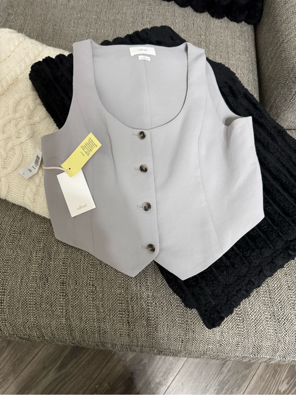 Aritzia Wilfred Light Gray Button Front Vest Size  12 NWTs